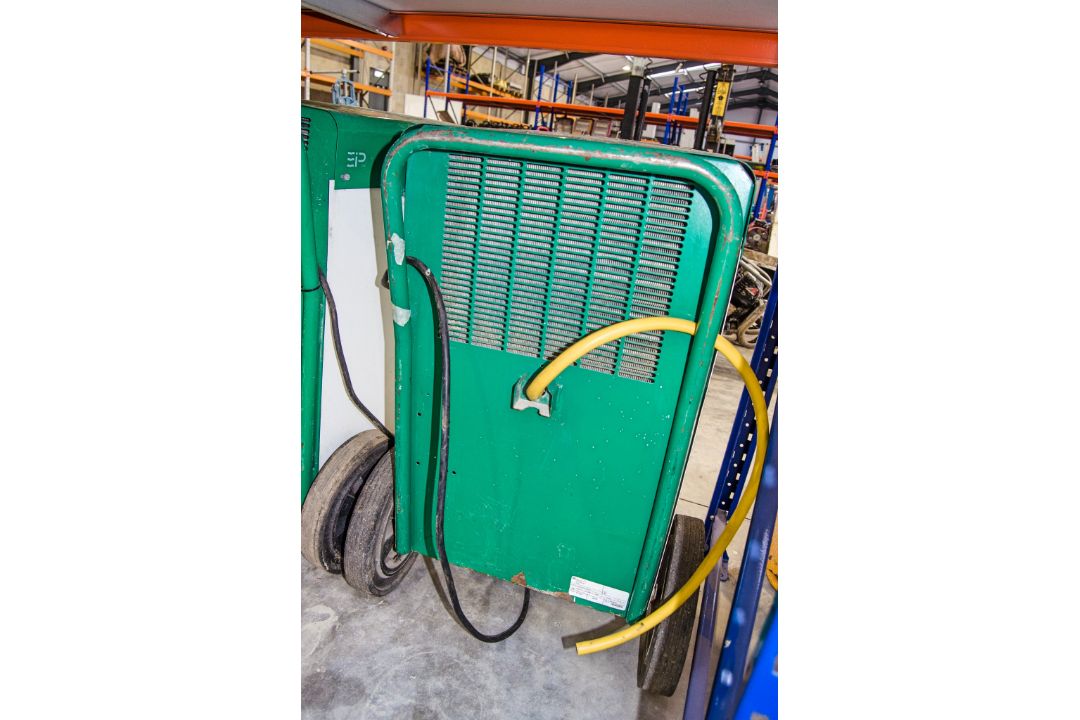 Ebac 102800 240v dehumidifier 18081531 - Image 2 of 2