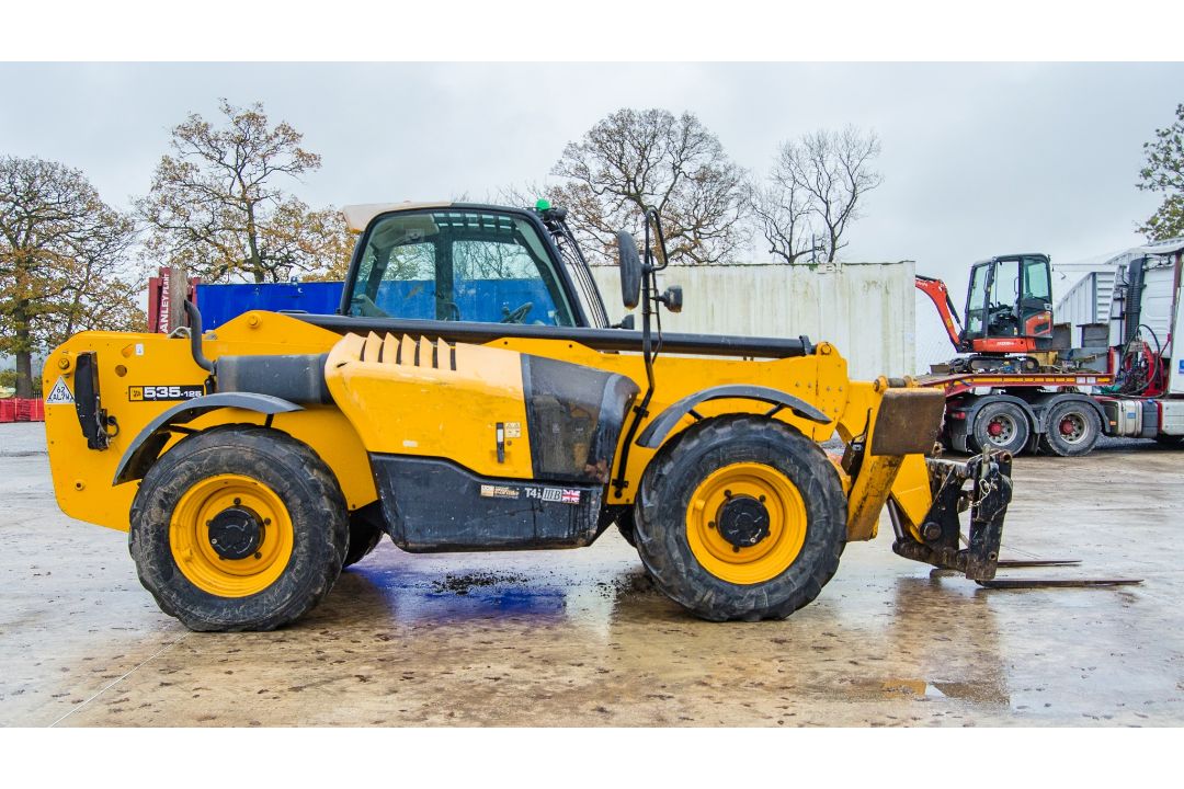 JCB 535-125 Hi-Viz 12.5 metre telescopic handler Year: 2015 S/N: 2348540 Recorded Hours: 4358 - Image 8 of 24