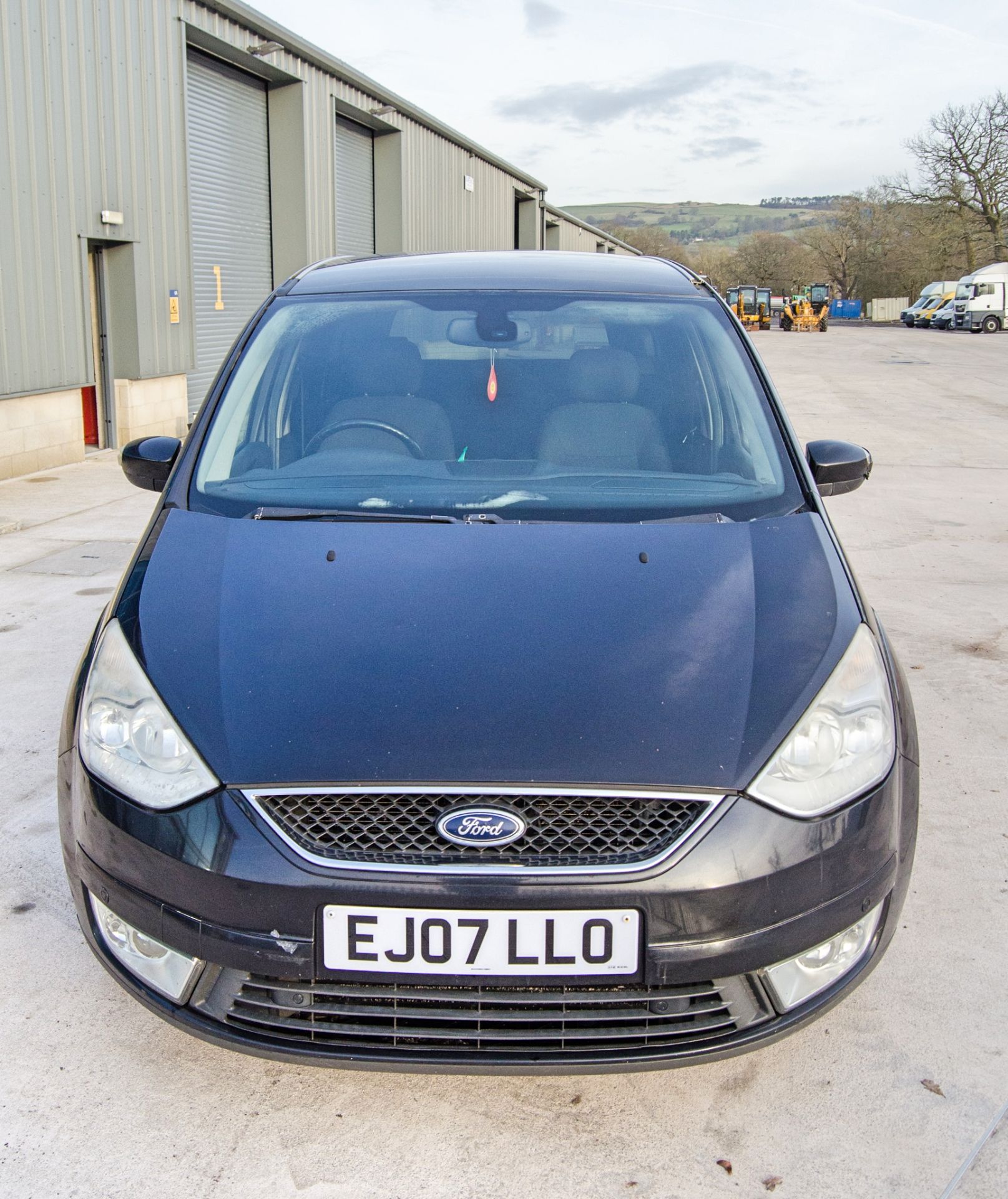 Ford Galaxy 1753cc TDCi Ghia 6 speed manual 7 seat estate car Registration Number: EJ07 LLO Date - Image 5 of 32