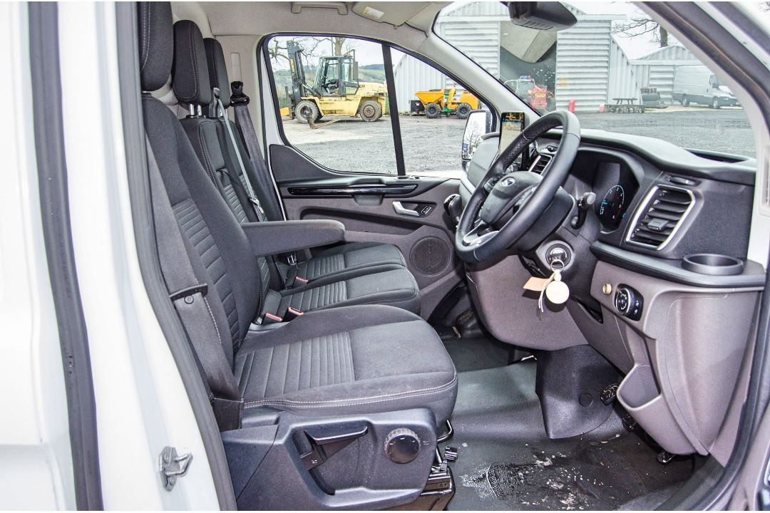 Ford Transit Custom 300 Limited Blue 6 speed manual panel van Registration Number: MW20 SFF Date - Image 18 of 30