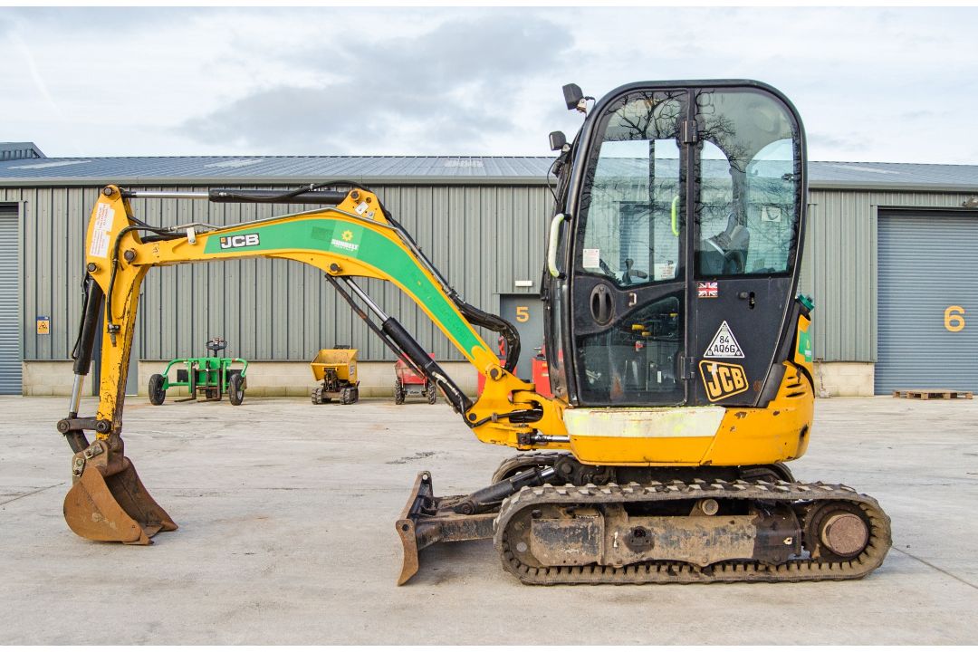 JCB 8025 ZTS 2.5 tonne rubber tracked mini excavator Year: 2017 S/N: 2227658 Recorded Hours: 2044 - Image 7 of 25