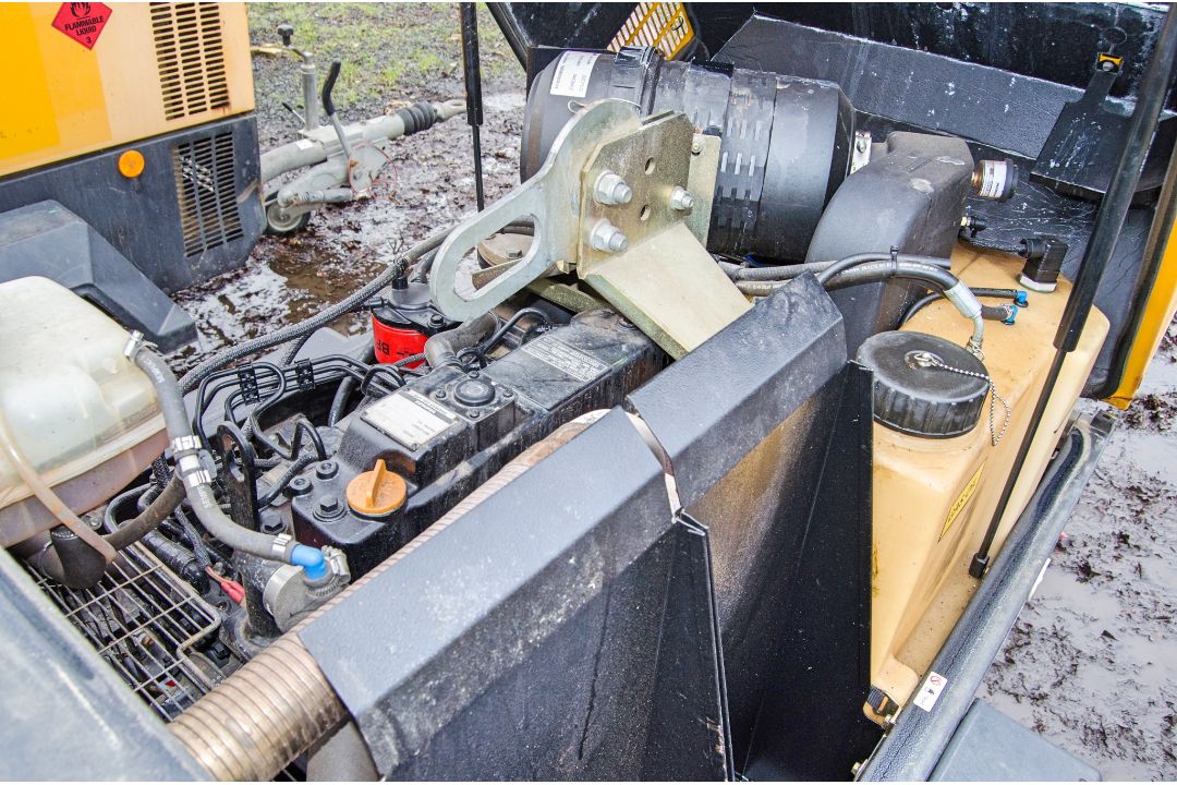 Doosan 7/41 diesel driven fast tow mobile air compressor Year: 2013 S/N: 431907 Recorded Hours: 1445 - Image 9 of 9