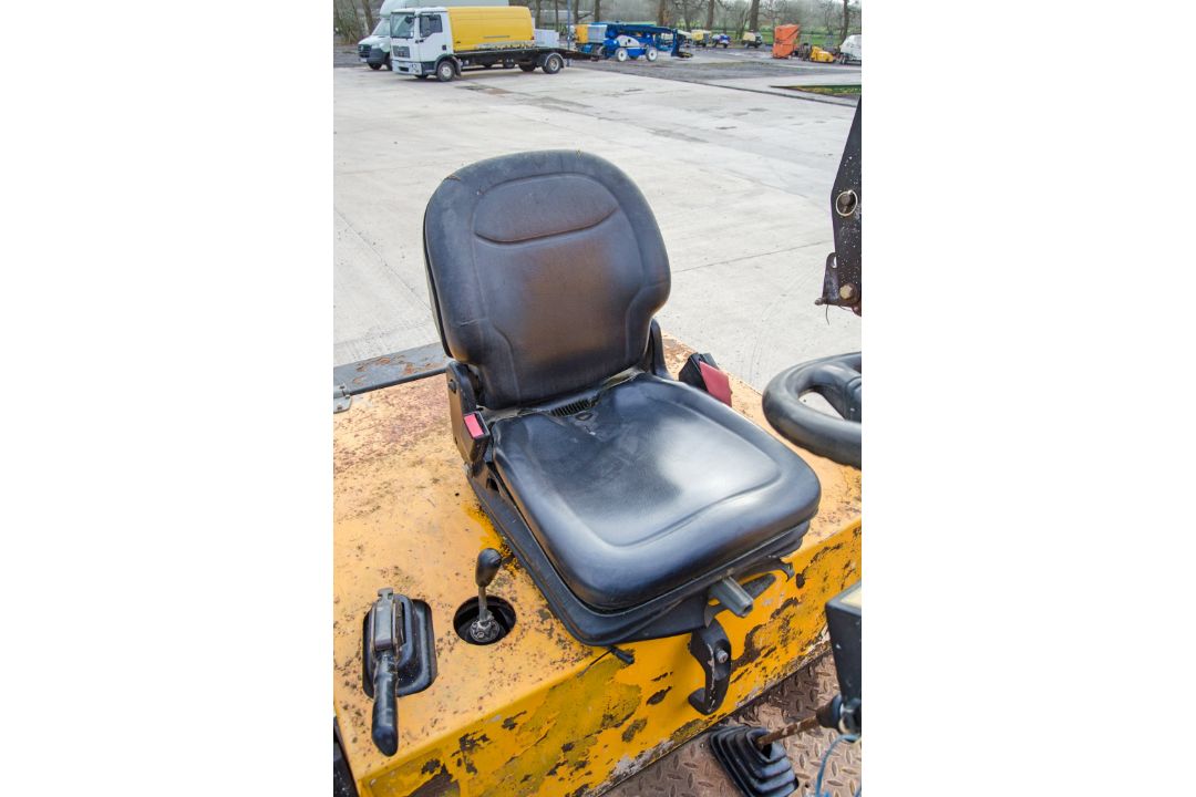 JCB 3 tonne swivel skip dumper Year: 2015 S/N: EFFRF8427 Recorded Hours: 1247 c/w V5C registration - Image 18 of 25