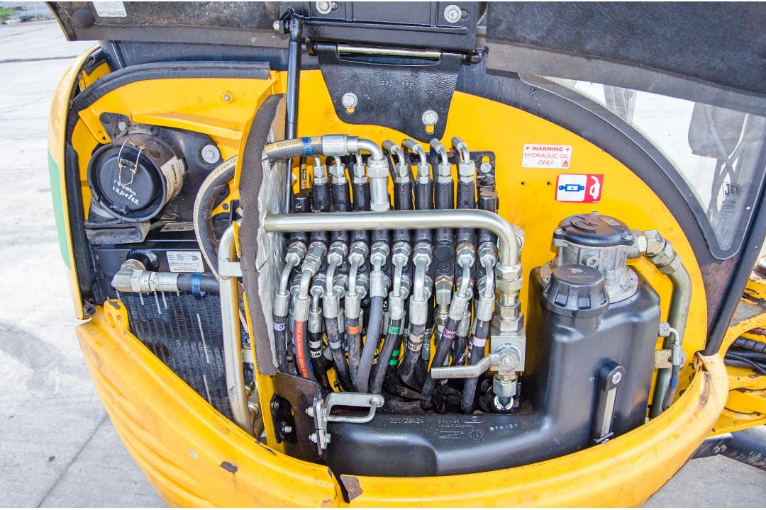 JCB 8025 ZTS 2.5 tonne rubber tracked mini excavator Year: 2017 S/N: 2227658 Recorded Hours: 2044 - Image 24 of 25