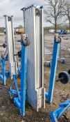 Genie SLA-25 manual material hoist c/w forks ** Pulley wheel dismantled ** A743348