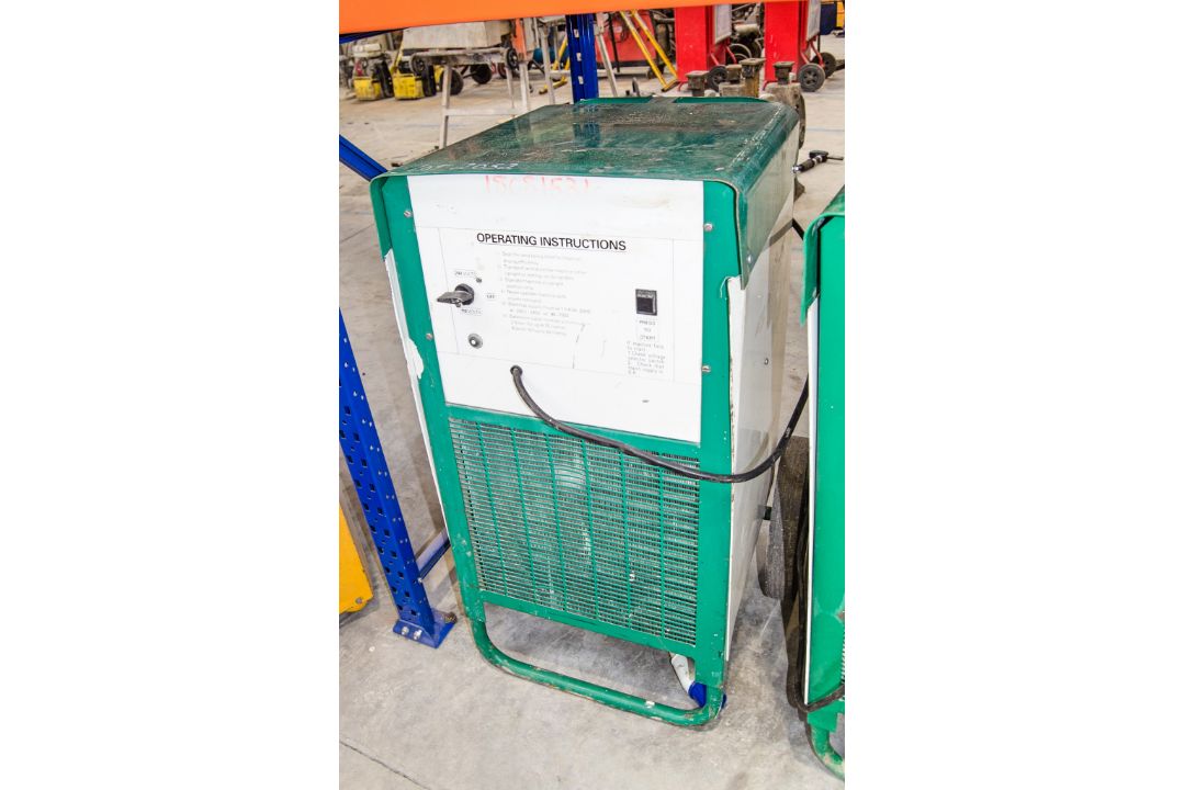 Ebac 102800 240v dehumidifier 18081531 - Image 1 of 2