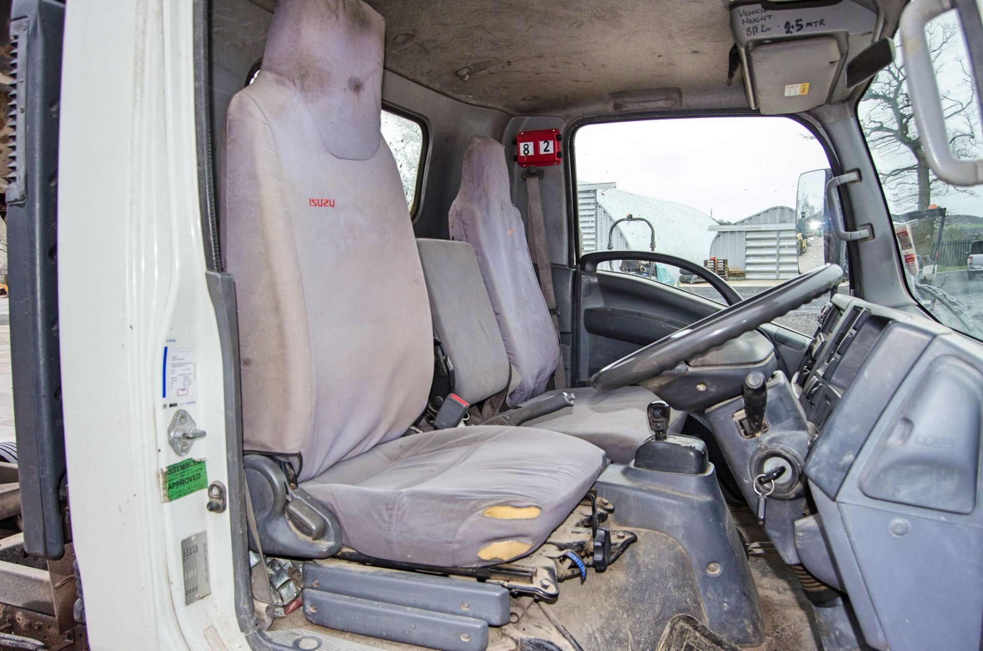 Isuzu N75.190 7.5 tonne automatic tipper lorry Registration Number: PO11 GOA Date of Registration: - Image 22 of 29