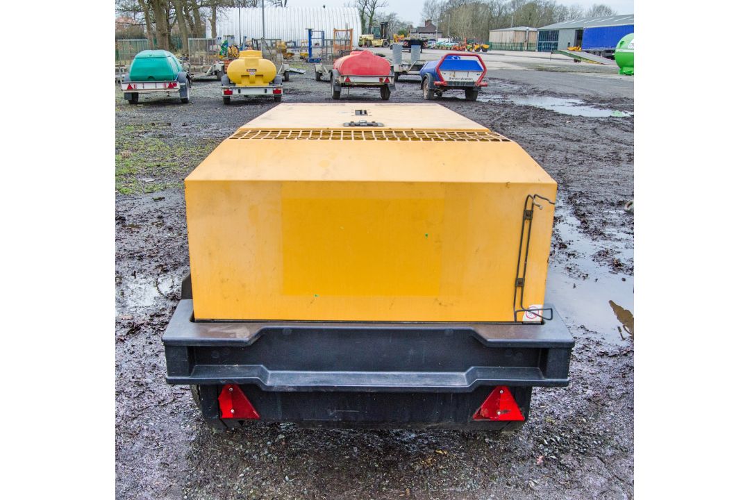 Doosan 7/41 diesel driven fast tow mobile air compressor Year: 2013 S/N: 431907 Recorded Hours: 1445 - Image 6 of 9