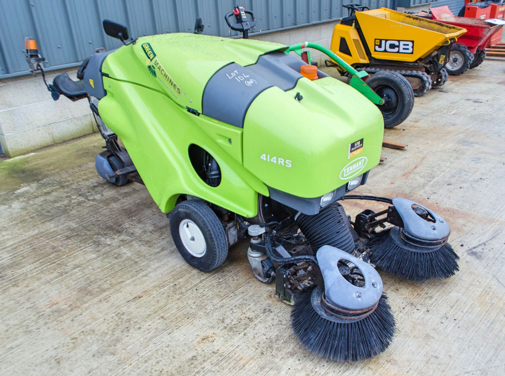 Green Machines 414RS diesel driven ride on sweeper Recorded hours: 251 - Image 2 of 8