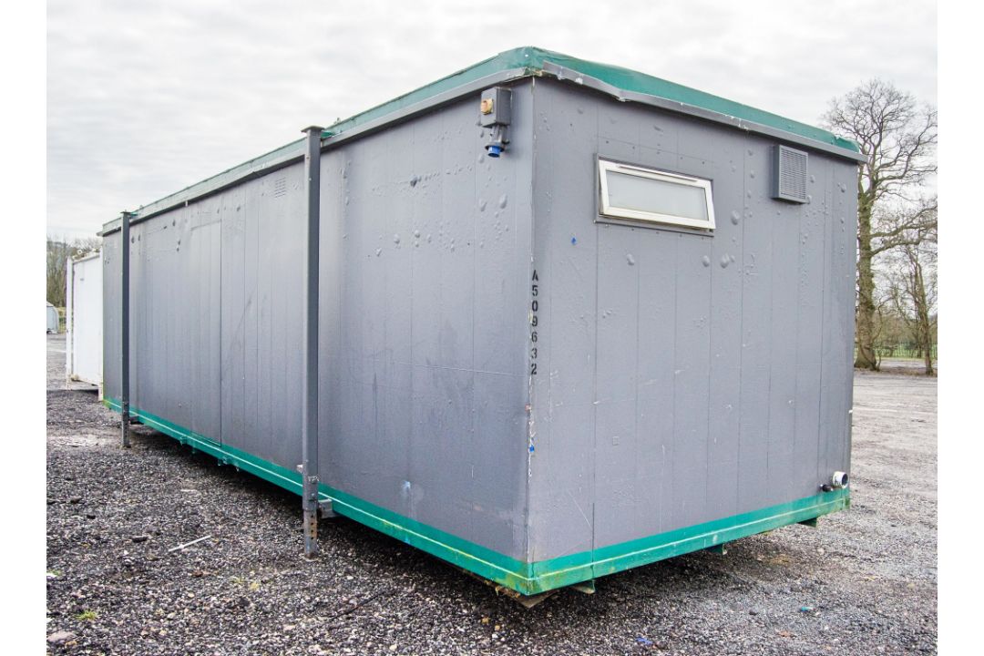 32ft x 10ft steel jack leg toilet/changing room site unit Comprising of Gents toilet(2 - cubicles, - Image 3 of 11