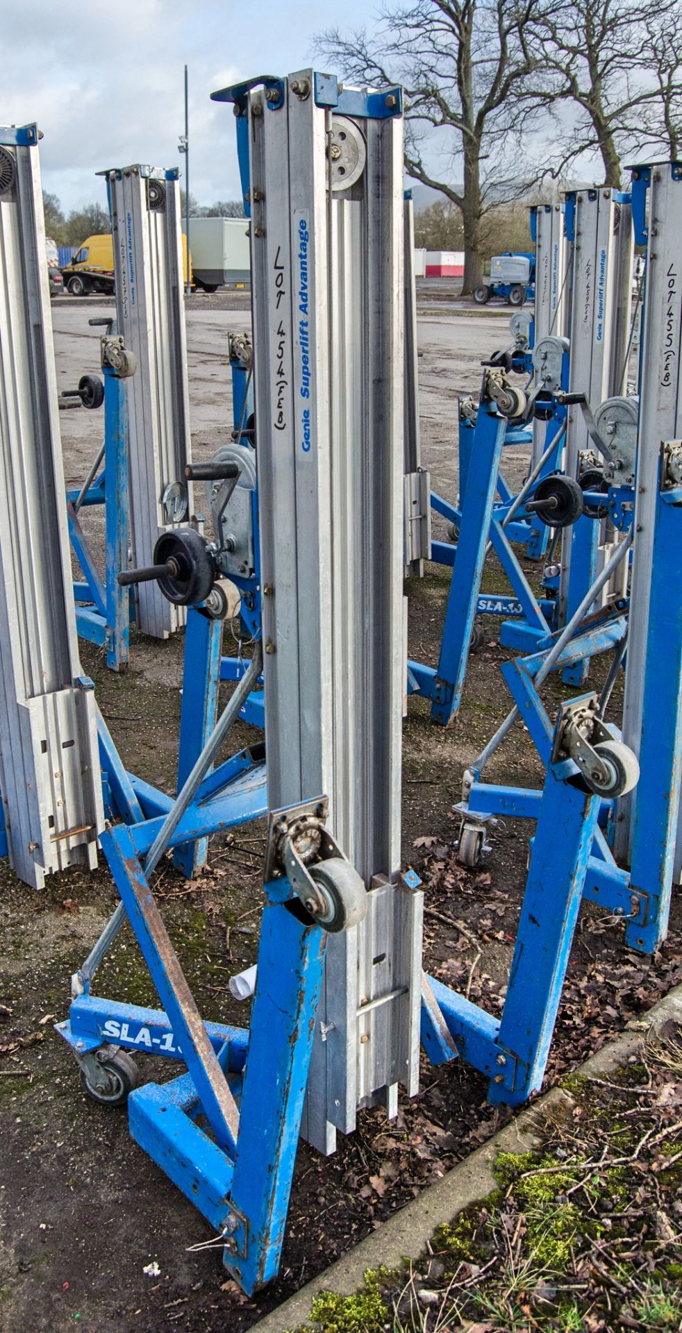 Genie SLA-10 manual material hoist c/w forks H01849