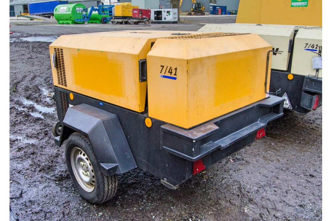 Doosan 7/41 diesel driven fast tow mobile air compressor Year: 2013 S/N: 431907 Recorded Hours: 1445 - Image 4 of 9
