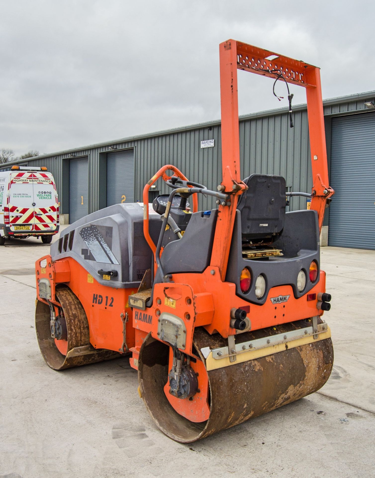 Hamm HD12VV double drum ride on roller Year: 2014 S/N: H2004795 Recorded Hours: 334 c/w V5C - Image 4 of 19