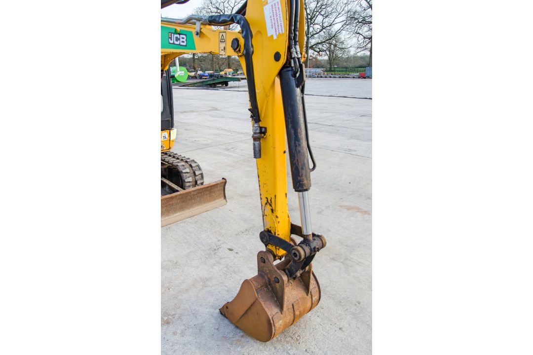 JCB 8025 ZTS 2.5 tonne rubber tracked mini excavator Year: 2017 S/N: 2227658 Recorded Hours: 2044 - Image 15 of 25