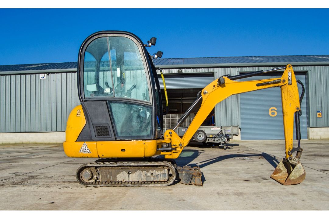 JCB 8018 CTS 1.5 tonne rubber tracked mini excavator Year: 2017 S/N: 2583619 Recorded Hours: 2700 - Image 8 of 26