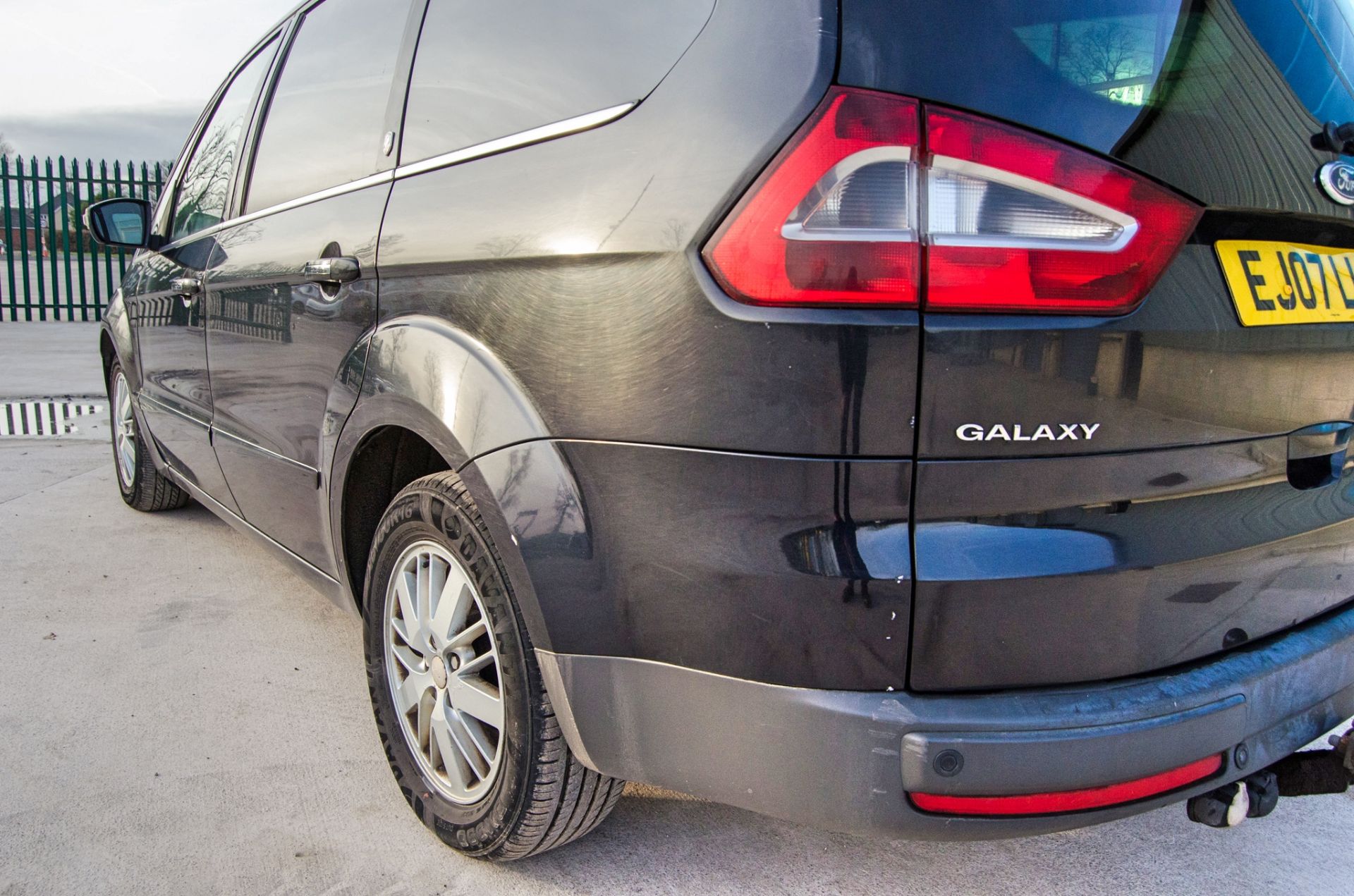 Ford Galaxy 1753cc TDCi Ghia 6 speed manual 7 seat estate car Registration Number: EJ07 LLO Date - Image 10 of 32