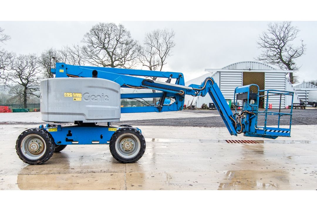 Genie Z45/25J diesel/battery electric 4 wheel drive articulated boom lift access platform Year: 2014 - Image 8 of 19