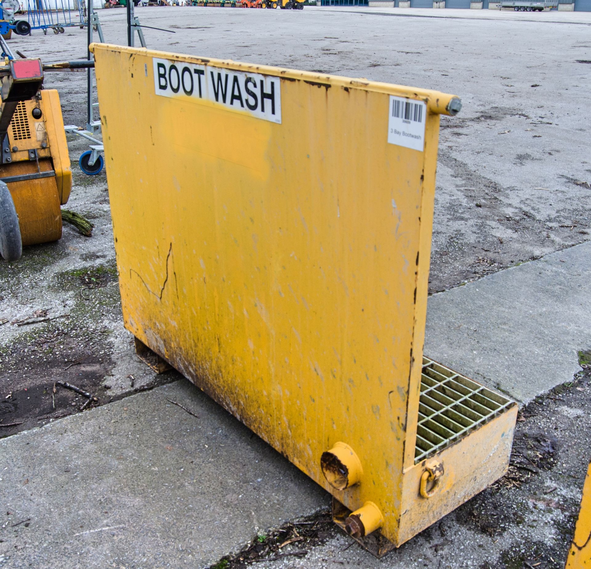 3 bay steel boot wash WJ2201-0650 - Image 2 of 2