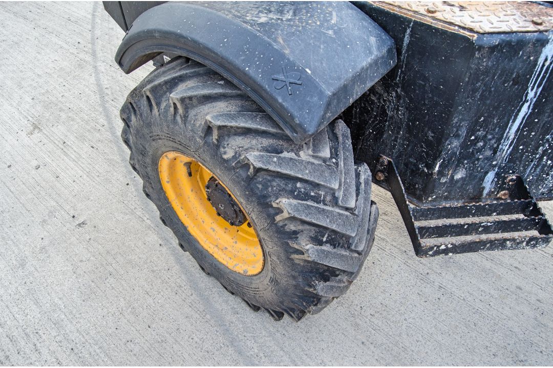 JCB 3 tonne swivel skip dumper Year: 2015 S/N: EFFRF8427 Recorded Hours: 1247 c/w V5C registration - Image 16 of 25