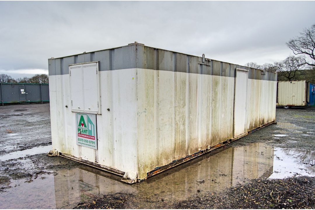 32ft x 10ft steel anti-vandal office site unit Comprising of: 2 offices A581009 ** No keys but - Image 4 of 7