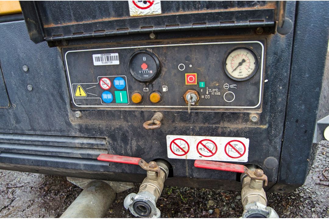 Doosan 7/41 diesel driven fast tow mobile air compressor Year: 2013 S/N: 431907 Recorded Hours: 1445 - Image 7 of 9