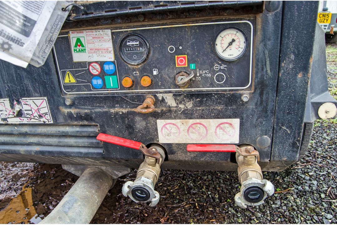 Doosan 7/41 diesel driven fast tow mobile air compressor Year: 2014 S/N: 432799 Recorded Hours: 1490 - Image 7 of 9