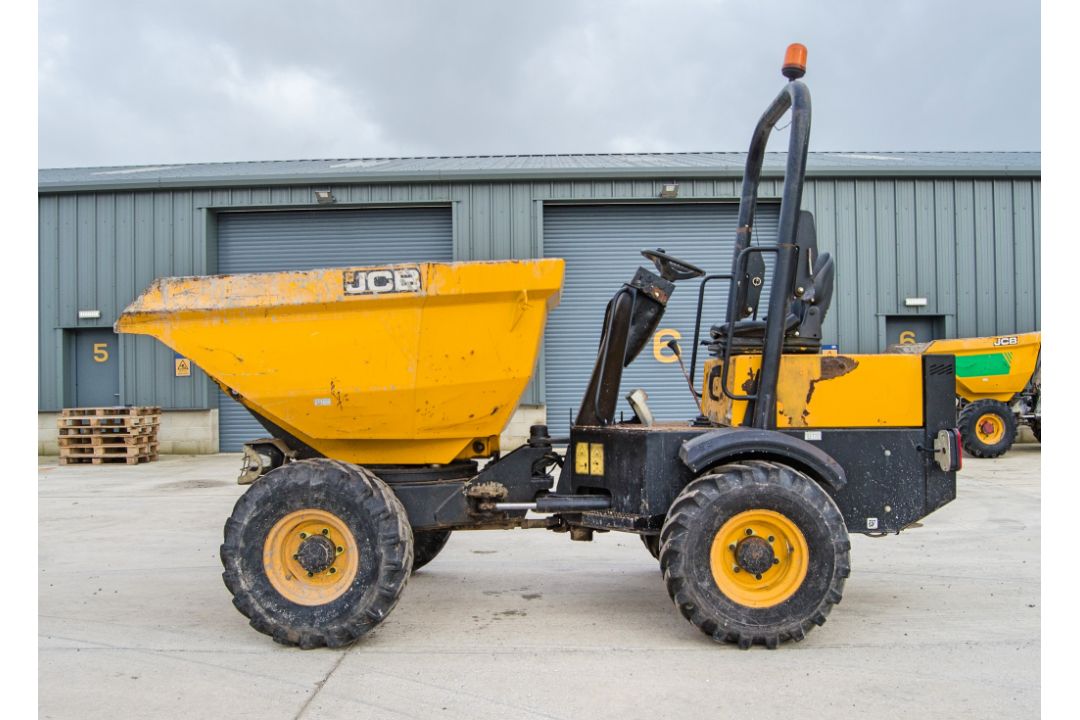 JCB 3 tonne swivel skip dumper Year: 2015 S/N: EFFRF8427 Recorded Hours: 1247 c/w V5C registration - Image 7 of 25