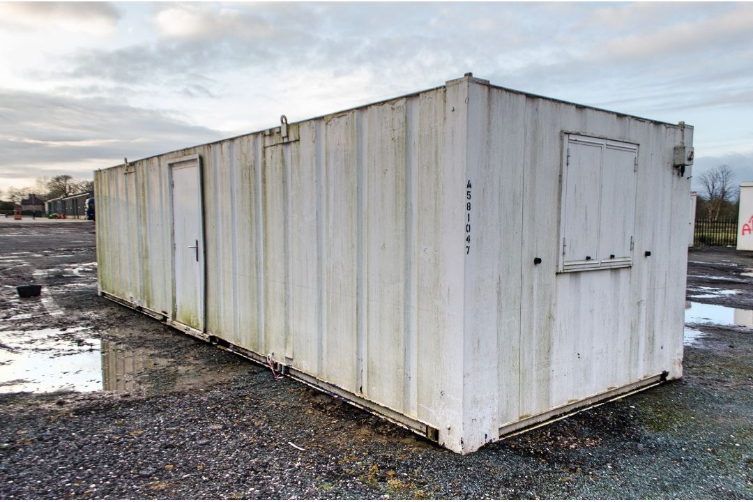 32ft x 10ft steel anti-vandal office site unit c/w keys A581047 - Image 3 of 6