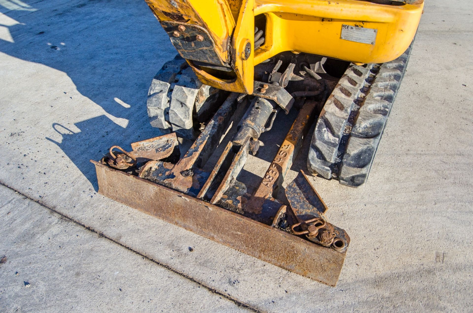 JCB 8018 CTS 1.5 tonne rubber tracked mini excavator Year: 2017 S/N: 2583538 Recorded Hours: 1950 - Image 13 of 26