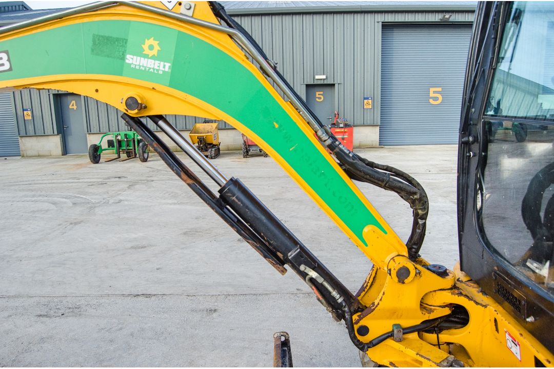 JCB 8025 ZTS 2.5 tonne rubber tracked mini excavator Year: 2017 S/N: 2227658 Recorded Hours: 2044 - Image 17 of 25