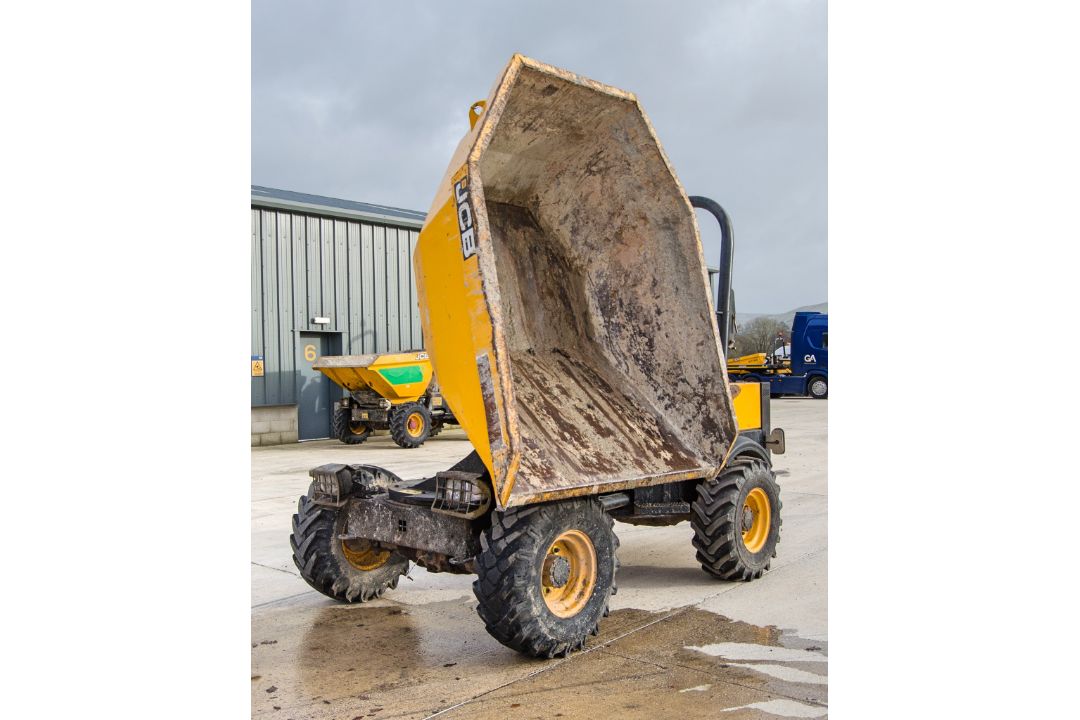 JCB 3 tonne swivel skip dumper Year: 2015 S/N: EFFRF8427 Recorded Hours: 1247 c/w V5C registration - Image 9 of 25