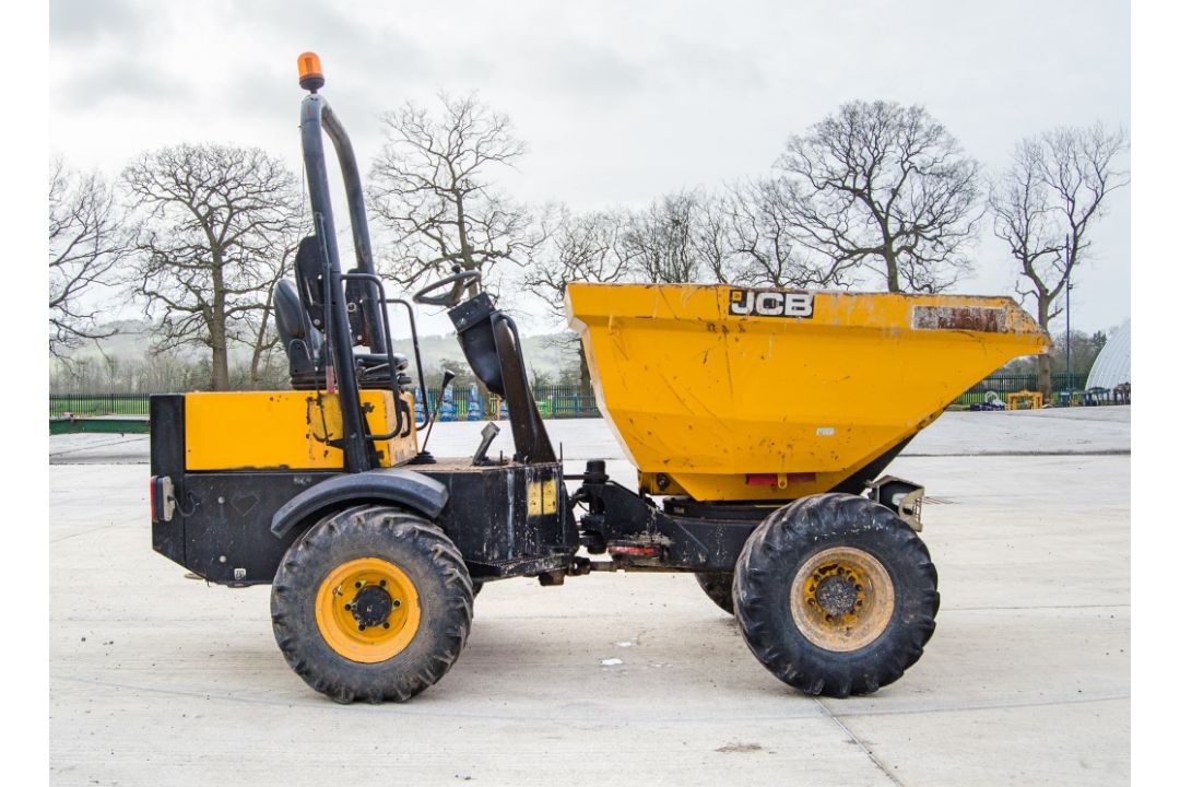 JCB 3 tonne swivel skip dumper Year: 2015 S/N: EFFRF8427 Recorded Hours: 1247 c/w V5C registration - Image 8 of 25