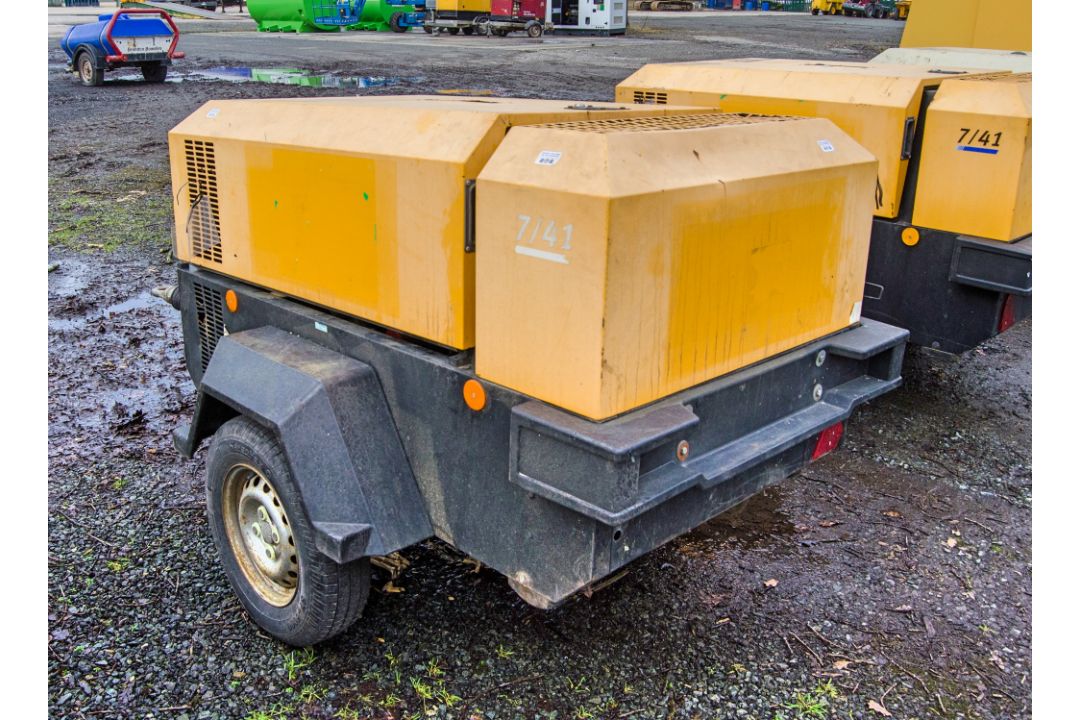 Doosan 7/41 diesel driven fast tow mobile air compressor Year: 2014 S/N: 432799 Recorded Hours: 1490 - Image 4 of 9