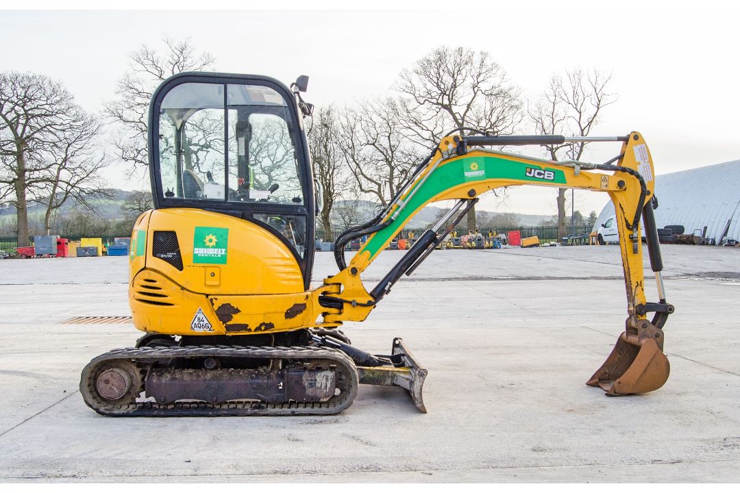 JCB 8025 ZTS 2.5 tonne rubber tracked mini excavator Year: 2017 S/N: 2227658 Recorded Hours: 2044 - Image 8 of 25