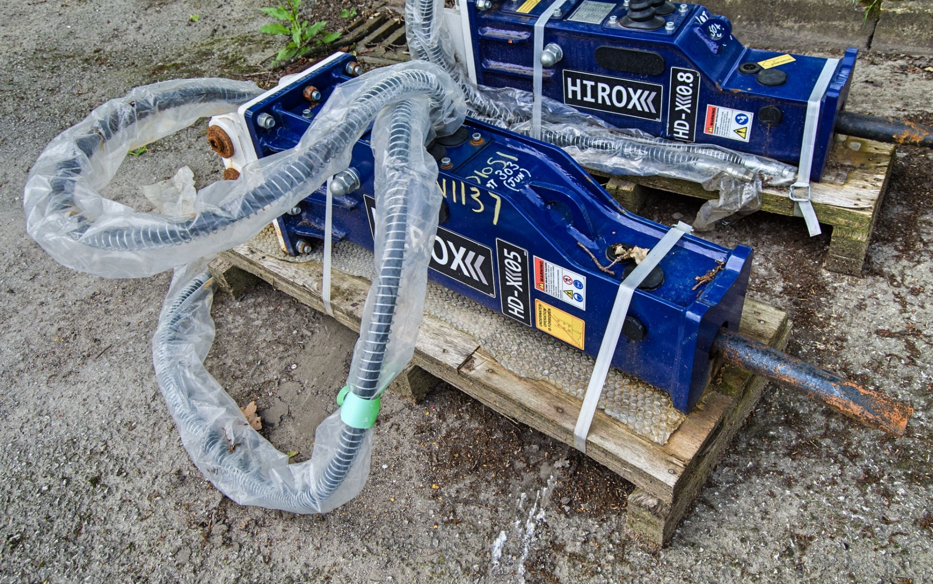 Hirox HDX05 hydraulic breaker to suit 3/4 to 1.5 tonne mini excavator Pin diameter: 25mm Pin