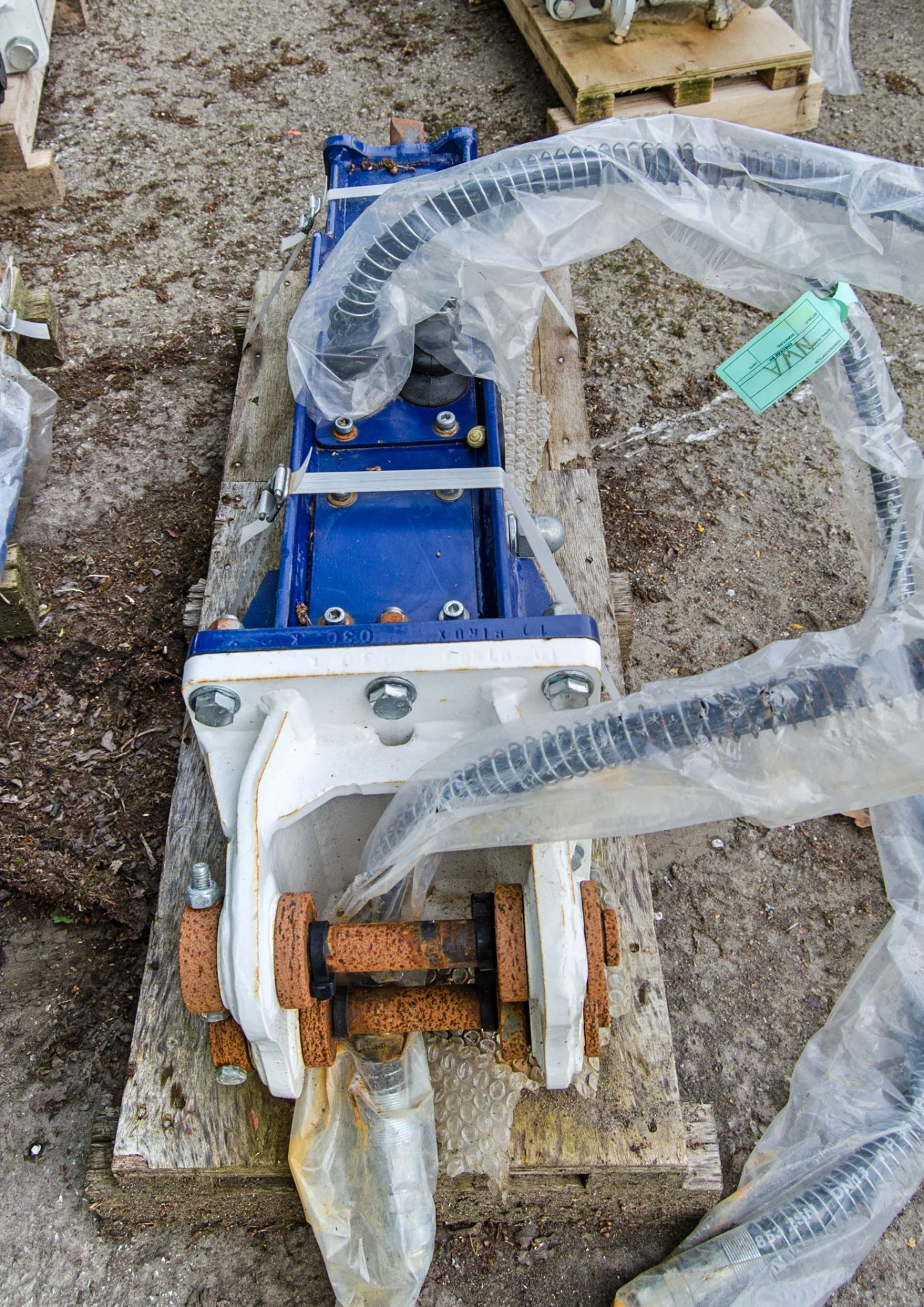 Hirox HDX05 hydraulic breaker to suit 3/4 to 1.5 tonne mini excavator Pin diameter: 25mm Pin - Image 4 of 4