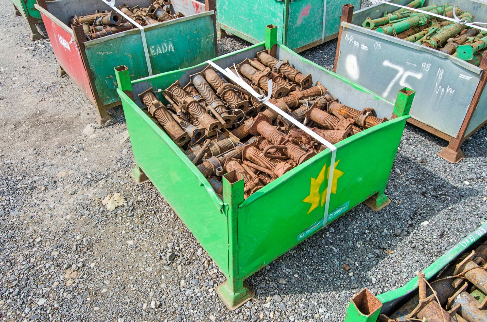 Stillage of adjustable steel trench struts - Image 2 of 2