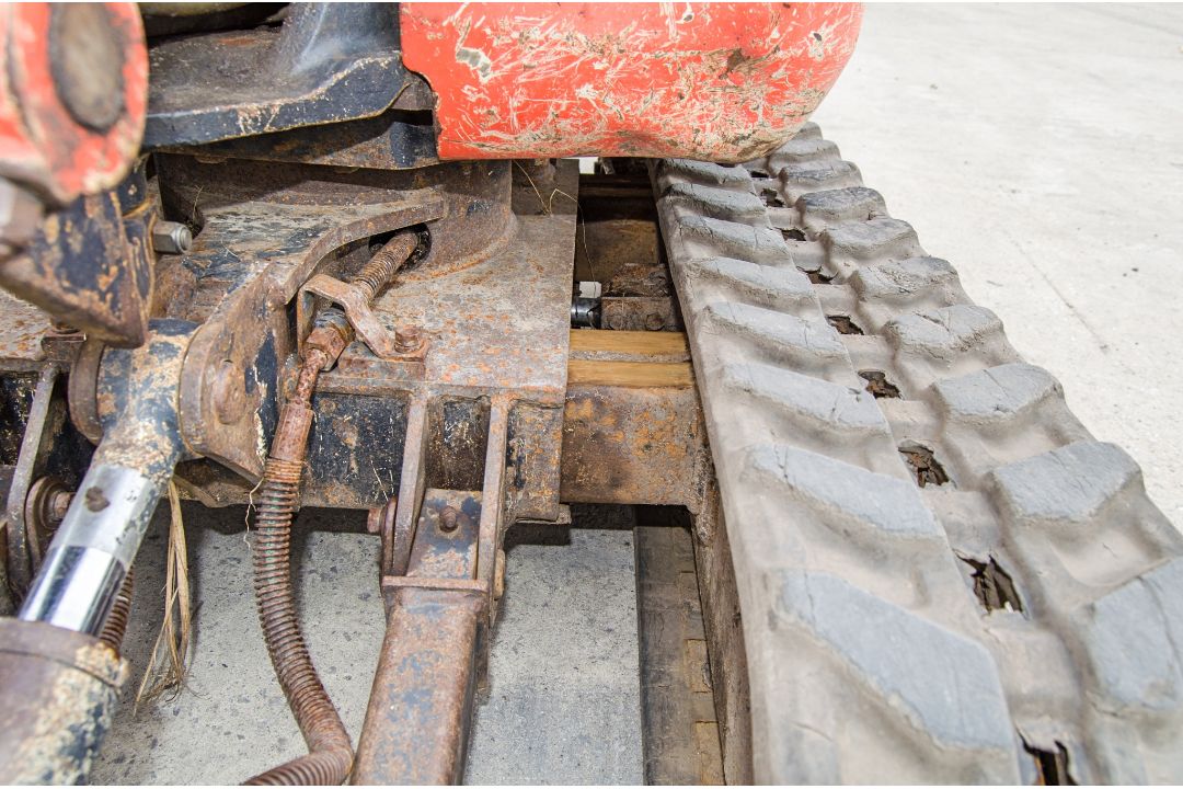 Kubota K008-3 0.8 tonne rubber tracked micro excavator Year: 2018 S/N: 30719 Recorded Hours: 2059 - Image 19 of 26