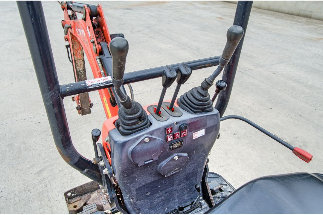 Kubota K008-3 0.8 tonne rubber tracked micro excavator Year: 2018 S/N: 30719 Recorded Hours: 2059 - Image 22 of 26
