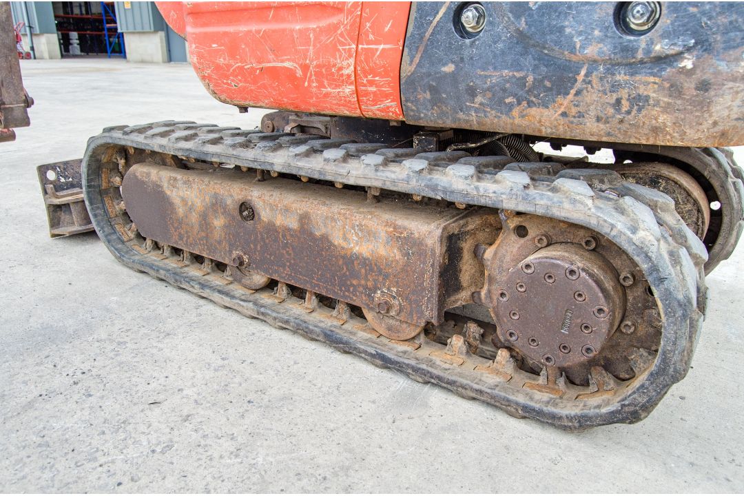 Kubota K008-3 0.8 tonne rubber tracked micro excavator Year: 2018 S/N: 30719 Recorded Hours: 2059 - Image 12 of 26
