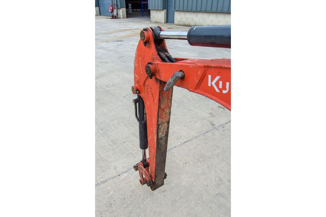 Kubota K008-3 0.8 tonne rubber tracked micro excavator Year: 2018 S/N: 30719 Recorded Hours: 2059 - Image 14 of 26