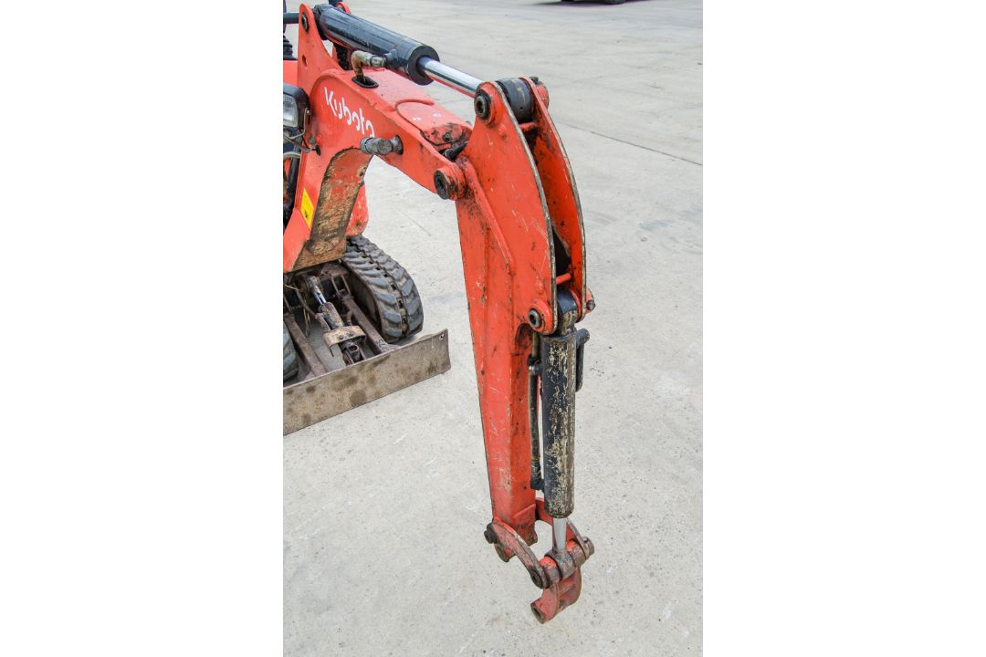 Kubota K008-3 0.8 tonne rubber tracked micro excavator Year: 2018 S/N: 30719 Recorded Hours: 2059 - Image 15 of 26