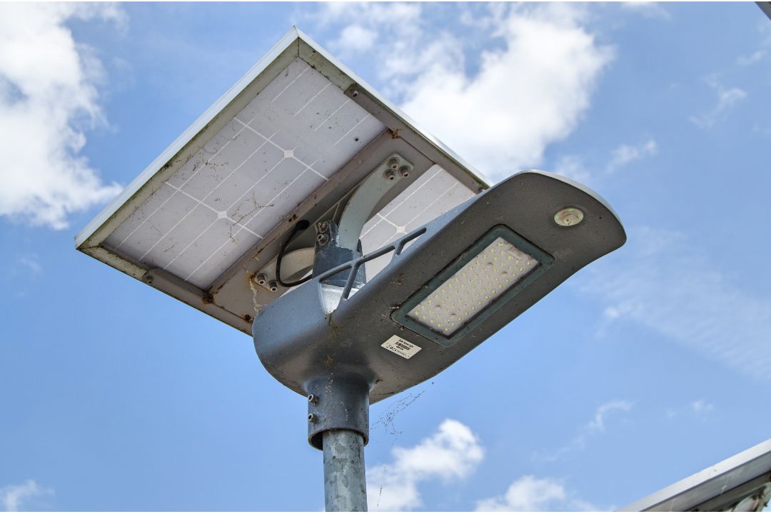 3 - Arte Solar solar powered street lamps 92083/92087/92065 - Image 2 of 5