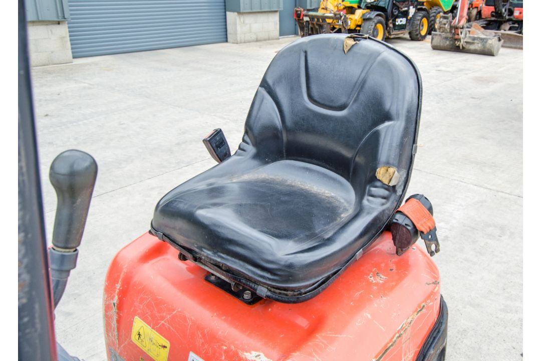 Kubota K008-3 0.8 tonne rubber tracked micro excavator Year: 2018 S/N: 30719 Recorded Hours: 2059 - Image 21 of 26