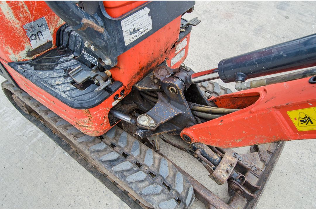 Kubota K008-3 0.8 tonne rubber tracked micro excavator Year: 2018 S/N: 30719 Recorded Hours: 2059 - Image 18 of 26