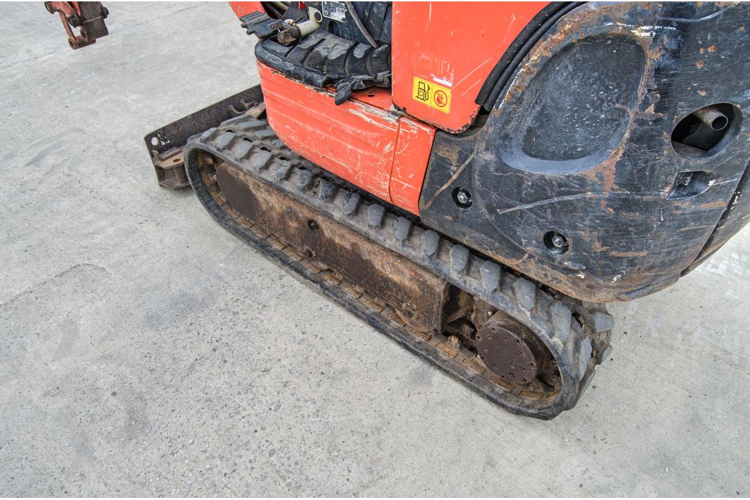 Kubota K008-3 0.8 tonne rubber tracked micro excavator Year: 2018 S/N: 30719 Recorded Hours: 2059 - Image 11 of 26