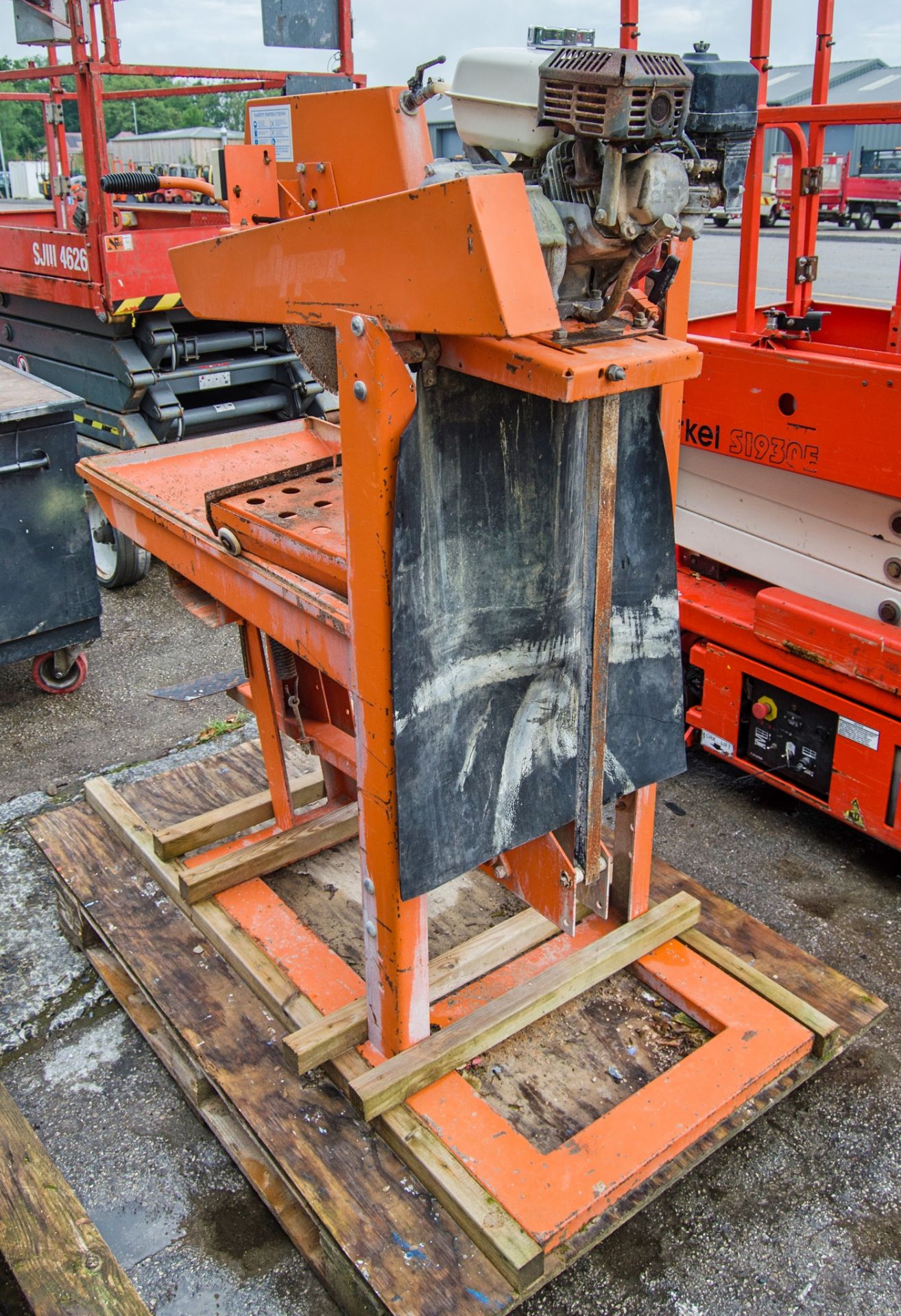 Clipper petrol driven masonry saw - Image 2 of 3
