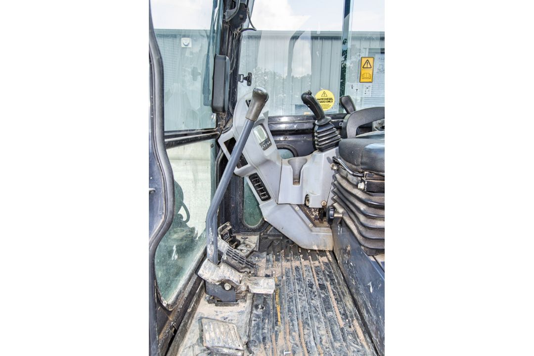 Kubota U48-4 4.8 tonne rubber tracked excavator Year: 2014 S/N: 52461 Recorded Hours: 3074 blade, - Image 21 of 24