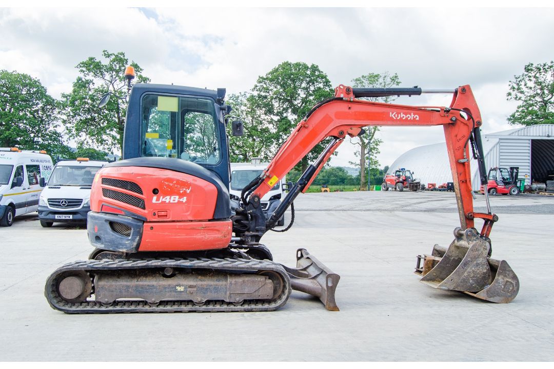 Kubota U48-4 4.8 tonne rubber tracked excavator Year: 2014 S/N: 52461 Recorded Hours: 3074 blade, - Image 7 of 24