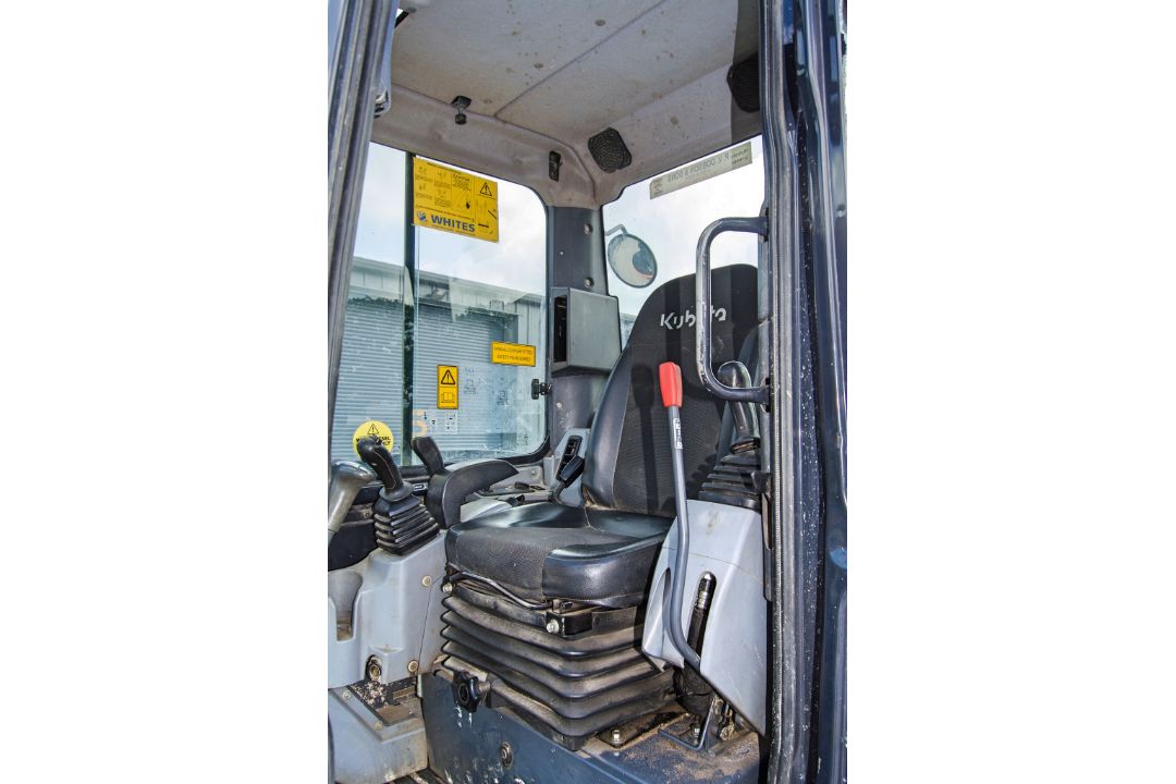Kubota U48-4 4.8 tonne rubber tracked excavator Year: 2014 S/N: 52461 Recorded Hours: 3074 blade, - Image 19 of 24